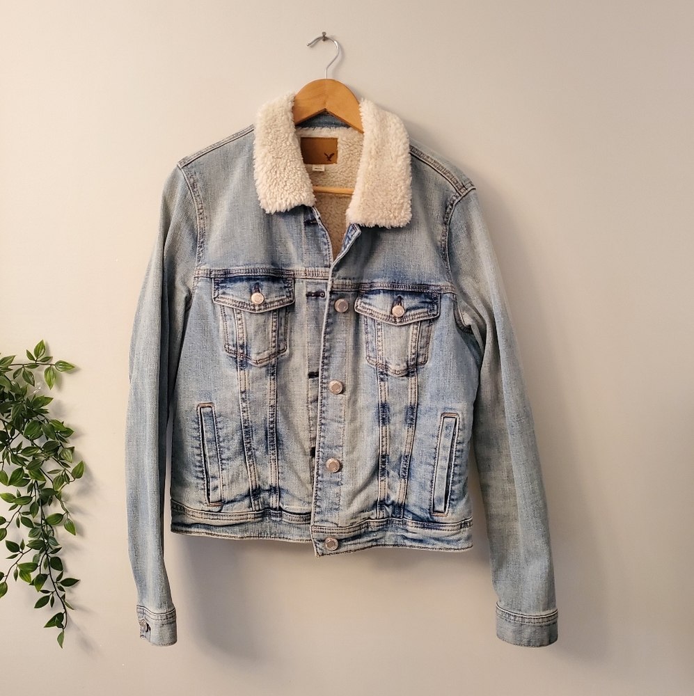 American Eagle Fitted Denim Jacket